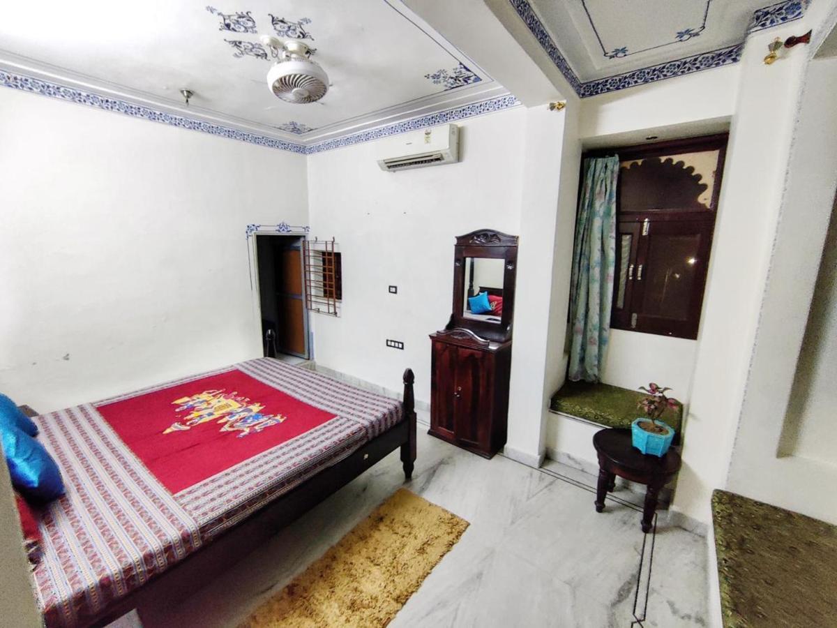 أُودايبور Whereabout Hostel المظهر الخارجي الصورة