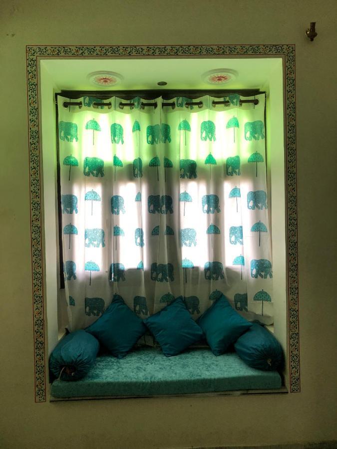 أُودايبور Whereabout Hostel المظهر الخارجي الصورة
